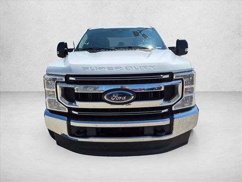 Used 2022 Ford F250 XLT AWD/4WD image 2