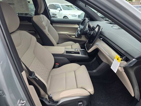 New 2025 Volvo EX90 Plus image 10