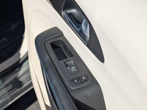 Used 2021 Chrysler Pacifica Touring image 37