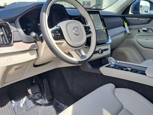 New 2026 Volvo XC90 B6 Ultra image 5
