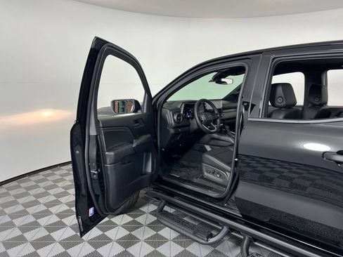 New 2025 Chevrolet Colorado Trail Boss w/ Midnight Edition AWD/4WD image 11