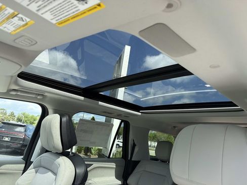 New 2026 Lincoln Navigator Reserve AWD/4WD image 29