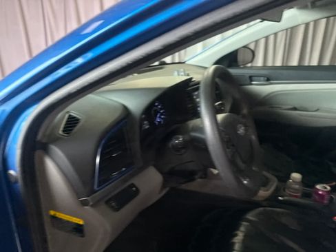 Used 2017 Hyundai Elantra SE FWD image 17