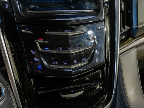 Used 2020 Cadillac Escalade Platinum RWD image 36