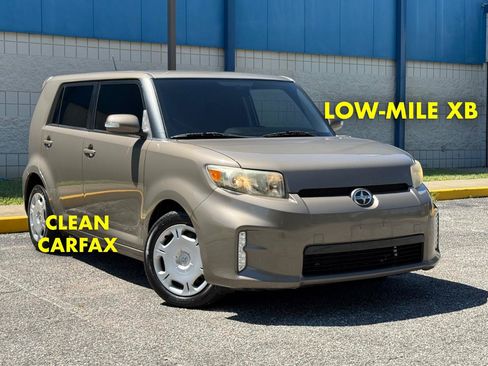 Used 2013 Scion xB FWD image 1