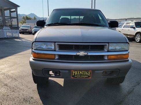 Used 2003 Chevrolet S10 Pickup LS image 2