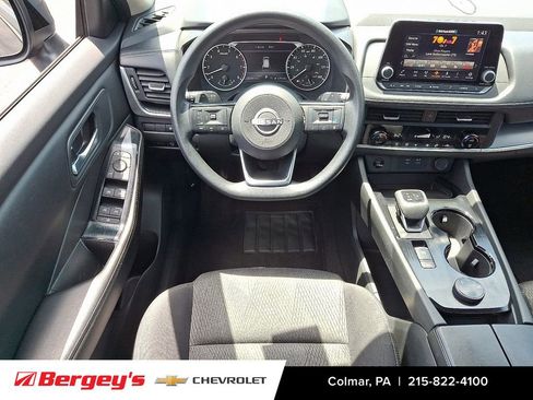 Used 2024 Nissan Rogue SV AWD/4WD image 14