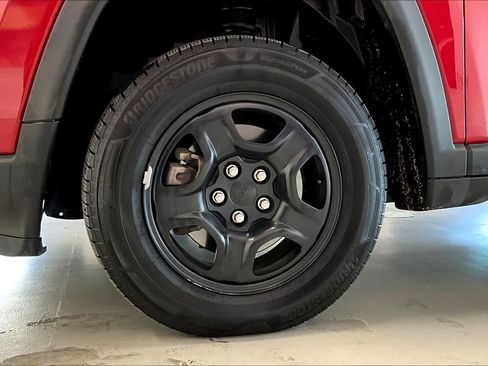 Used 2018 Jeep Compass Sport w/ Cold Weather Group image 8