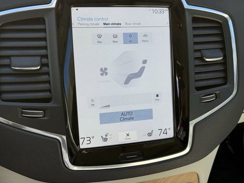 Certified 2022 Volvo XC90 T6 Momentum w/ Climate Package image 27