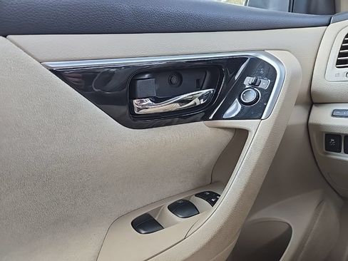 Used 2013 Nissan Altima 2.5 SV FWD image 17
