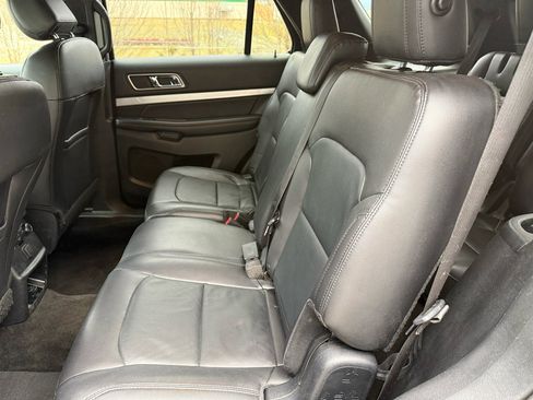 Used 2017 Ford Explorer XLT w/ Equipment Group 202A image 26