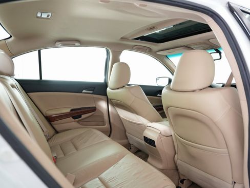 Used 2011 Honda Accord EX-L image 37