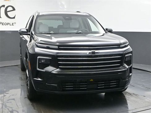 New 2025 Chevrolet Traverse High Country w/ LPO, Floor Liner Package image 30