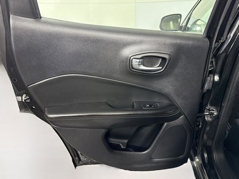 Used 2020 Jeep Compass Sport image 26