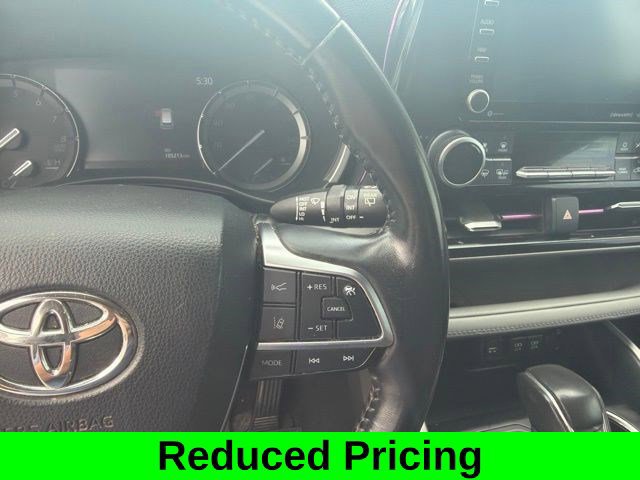 Used 2020 Toyota Highlander XLE AWD/4WD image 17