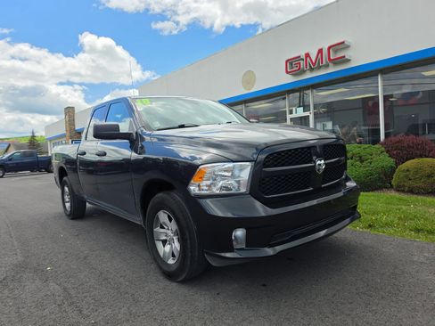 Used 2018 RAM 1500 Express AWD/4WD image 1