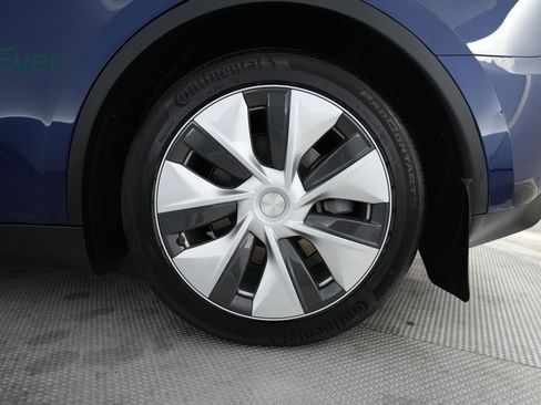 Used 2023 Tesla Model Y Long Range image 9