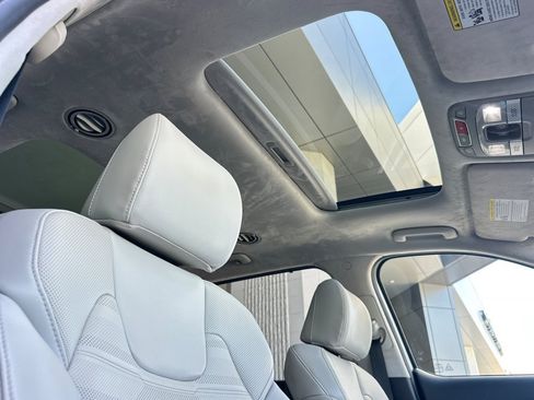 Used 2024 Kia Telluride SX Prestige AWD/4WD image 25
