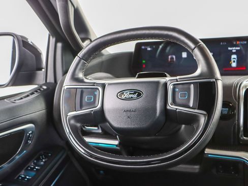 Used 2025 Ford Expedition Platinum w/ Stealth Performance Package AWD/4WD image 13
