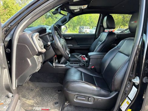 Used 2023 Toyota Tacoma TRD Pro AWD/4WD image 11