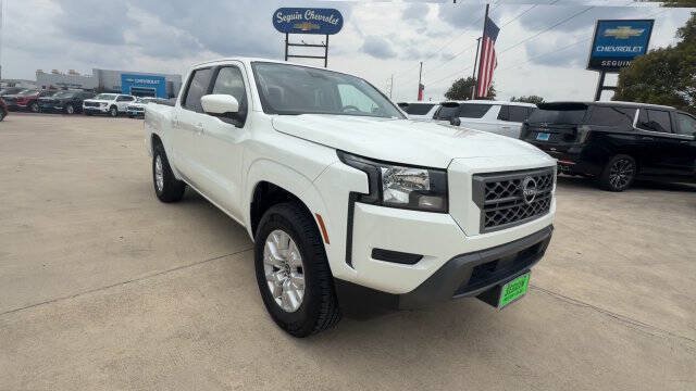 Used 2022 Nissan Frontier SV RWD image 2