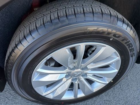 New 2025 Mitsubishi Outlander ES image 11