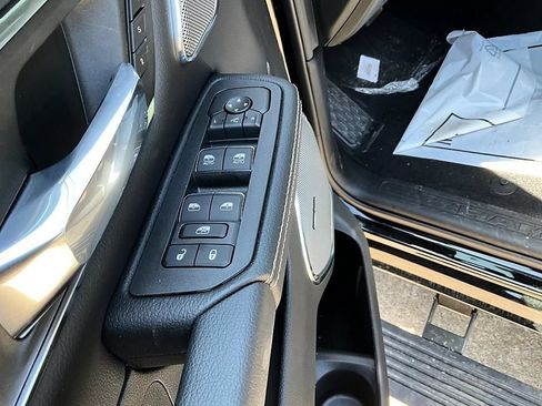 New 2026 RAM 1500 Laramie AWD/4WD image 12