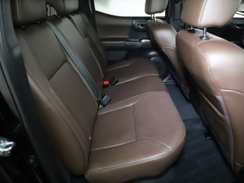 Certified 2023 Toyota Tacoma Limited AWD/4WD image 32
