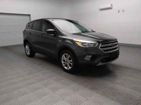 Used 2019 Ford Escape SE image 13