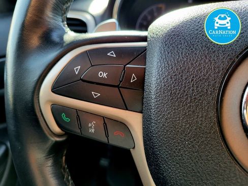 Used 2017 Jeep Grand Cherokee Laredo image 22