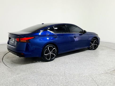 Used 2023 Nissan Altima 2.5 SR image 7