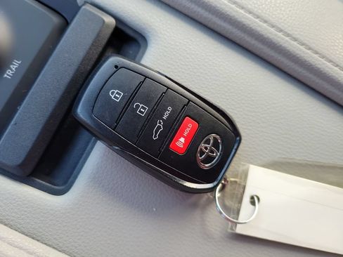 Used 2025 Toyota Grand Highlander AWD Hybrid image 40
