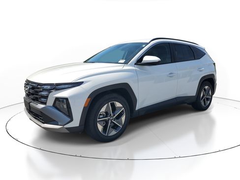 Used 2025 Hyundai Tucson SEL FWD image 3