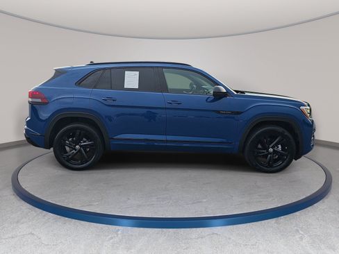 Used 2025 Volkswagen Atlas Cross Sport SEL R-Line AWD/4WD image 4