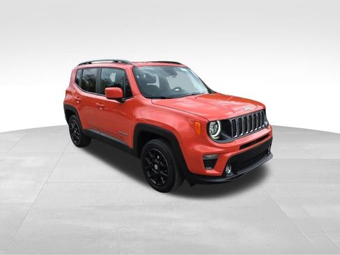 Used 2021 Jeep Renegade Latitude w/ Luxury Group I AWD/4WD image 3
