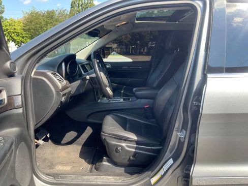 Used 2012 Jeep Grand Cherokee Laredo AWD/4WD image 12
