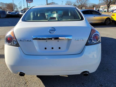 Used 2010 Nissan Altima 2.5 SL w/ SL Pkg image 4