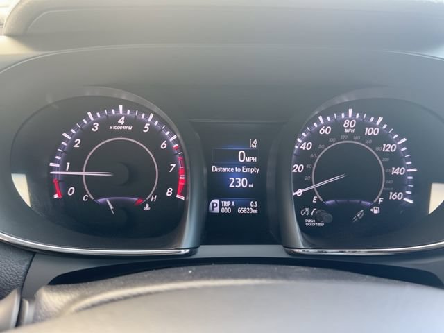 Used 2018 Toyota Avalon Limited FWD image 19