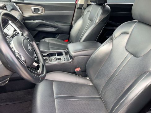 Used 2021 Kia Sorento EX w/ Panoramic Sunroof Package image 23