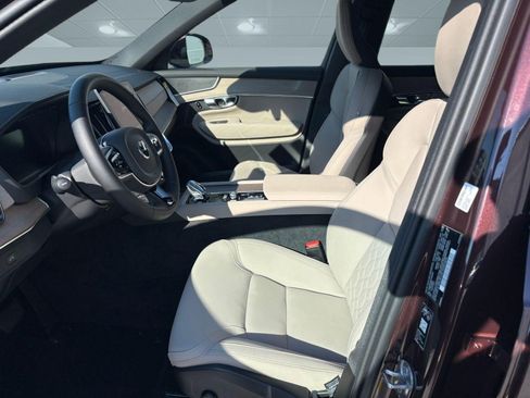 Certified 2026 Volvo XC90 B5 Core w/ Protection Package AWD/4WD image 5