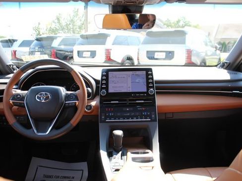 Used 2019 Toyota Avalon Limited w/ Advanced Safety Package FWD image 14