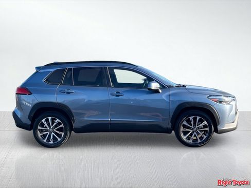 Certified 2023 Toyota Corolla Cross XLE w/ Convenience Package FWD image 8