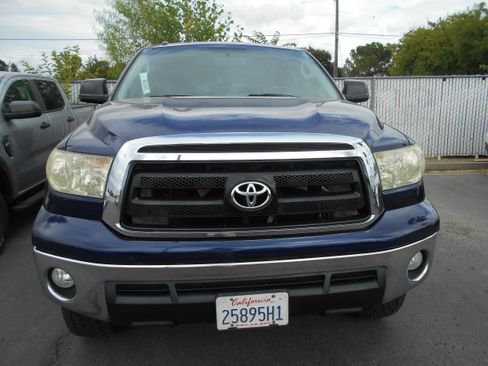 Used 2012 Toyota Tundra 4x4 CrewMax w/ TRD Off-Road Pkg image 2