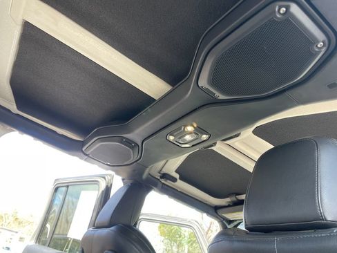 Used 2020 Jeep Wrangler Unlimited Rubicon w/ Dual Top Group AWD/4WD image 30