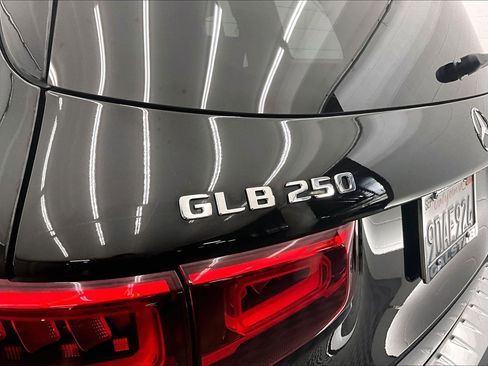Certified 2022 Mercedes-Benz GLB 250 image 32