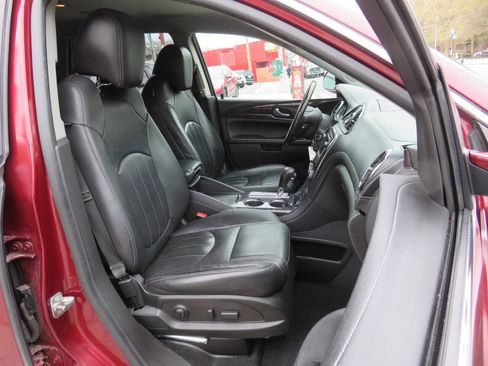 Used 2016 Buick Enclave Leather image 10