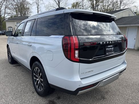 Used 2025 Ford Expedition Platinum AWD/4WD image 9