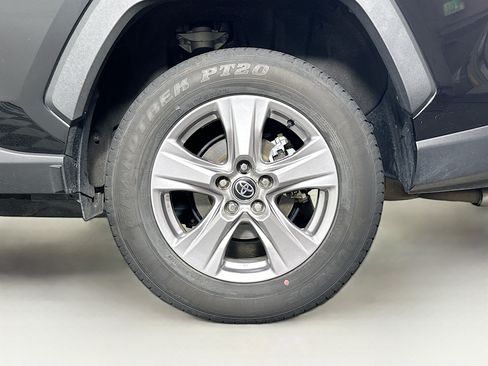 Used 2025 Toyota RAV4 XLE AWD/4WD image 11