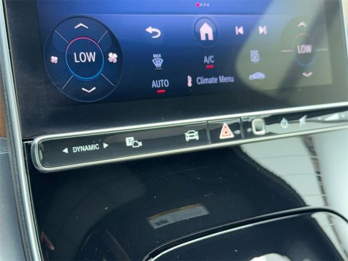 Used 2025 Mercedes-Benz C 300 C 300 NAV,CAM,PANO,HTD STS,BLI image 32