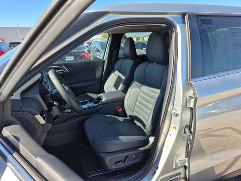 New 2026 Mitsubishi Outlander SE image 32